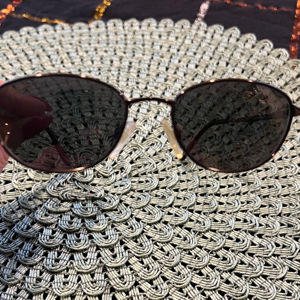 Pre owned, perfect condition, Maui Jim Stylish Black Oval Sunglasses